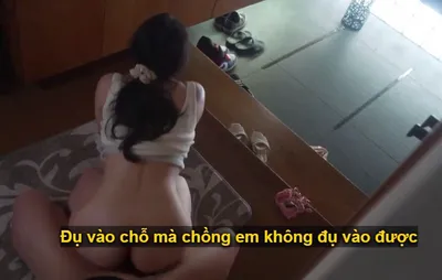 Anh shipper làm tình em chủ nhà dâm vl mà không biết ông xã cô ấy đã lắp cam