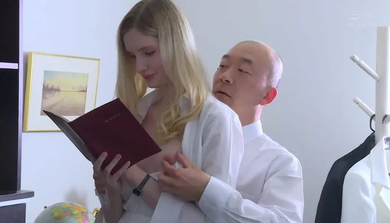 Bà xã chấp nhận làm tình nhân cho đối tác của chồng để trả nợ