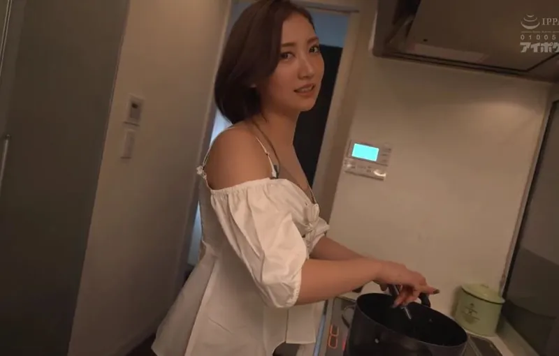 Cậu em người chồng trúng số và người bạn gái của anh trai có chiếc lưỡi điêu luyện